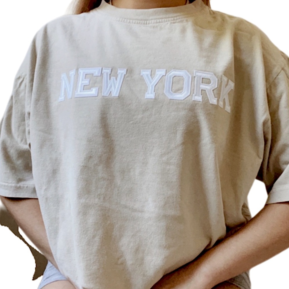beige new york tee | destination tee